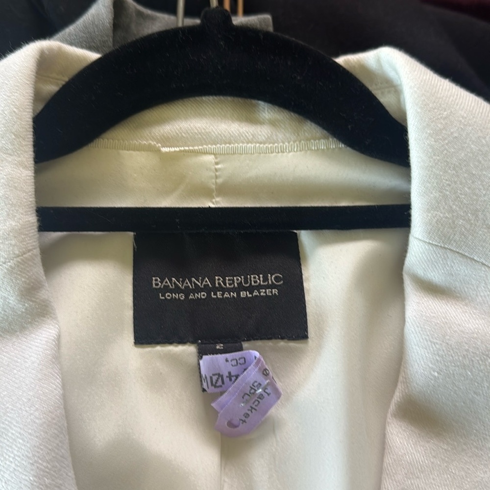 Banana republic size 2petite long and lean blazer. Excellent condition
